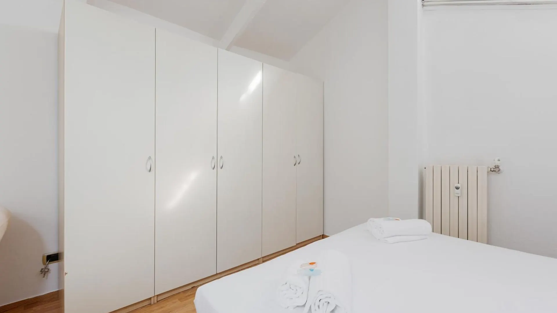 Milano Viale Umbria Bright Studio Apartment Milan