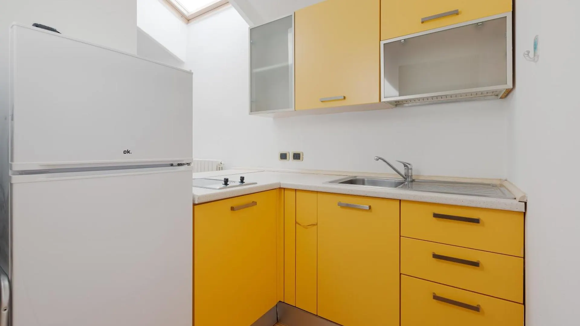 Milano Viale Umbria Bright Studio Italy