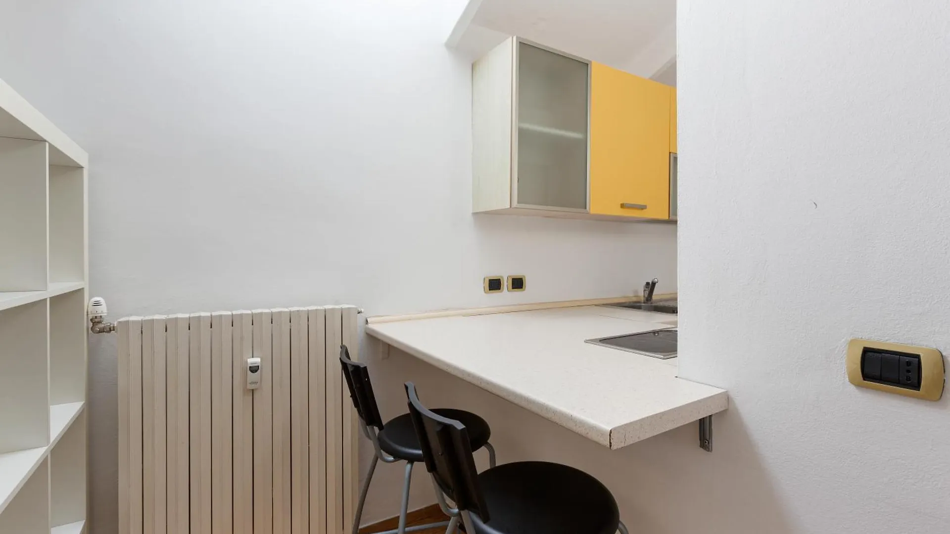 Milano Viale Umbria Bright Studio Milan