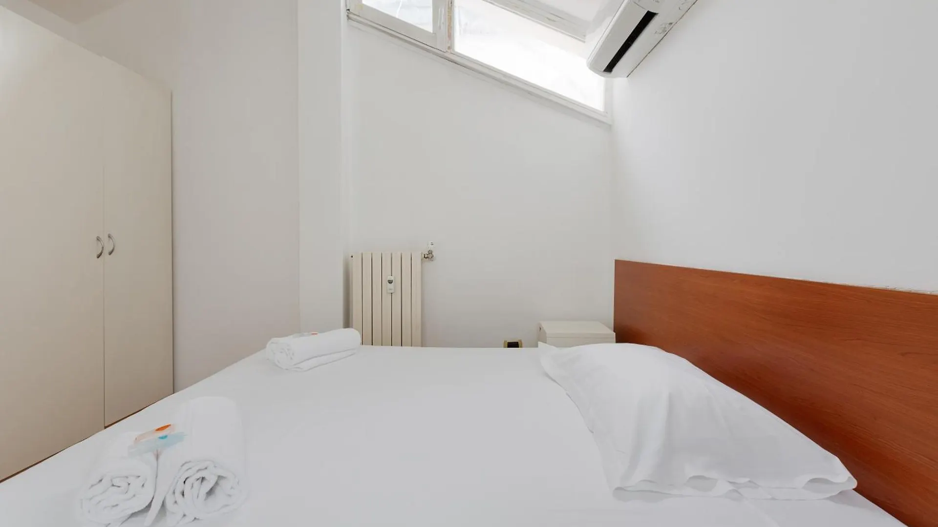 Apartment Milano Viale Umbria Bright Studio